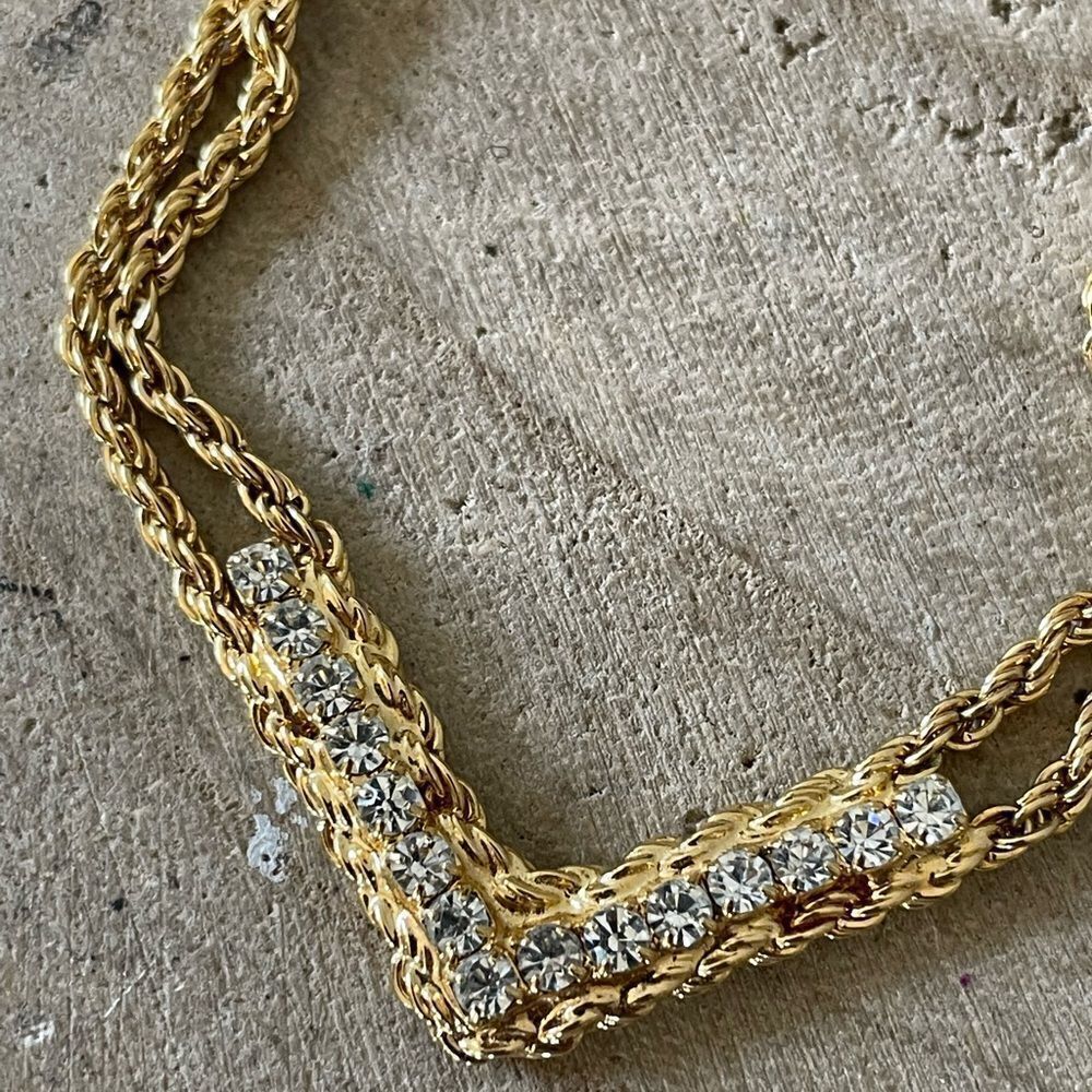 Avon Double Rope V-Neck Necklace and Matching Earrings - Picture 3 of 6